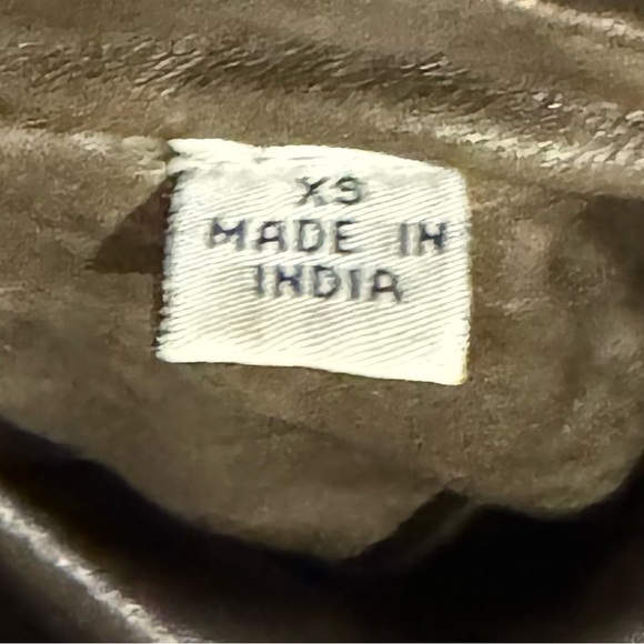 Andrew Marc Vintage 100% Leather Cropped Moto Jacket Unisex Size XS - Picture 13 of 15